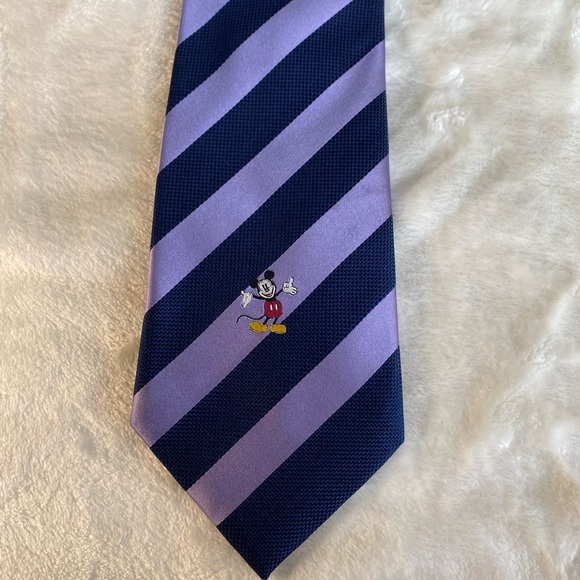 Walt Disney world Tie - Picture 4 of 8